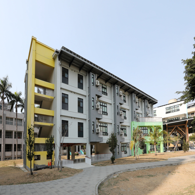 高雄市楠梓區援中國小舊前棟校舍拆除及新建工程